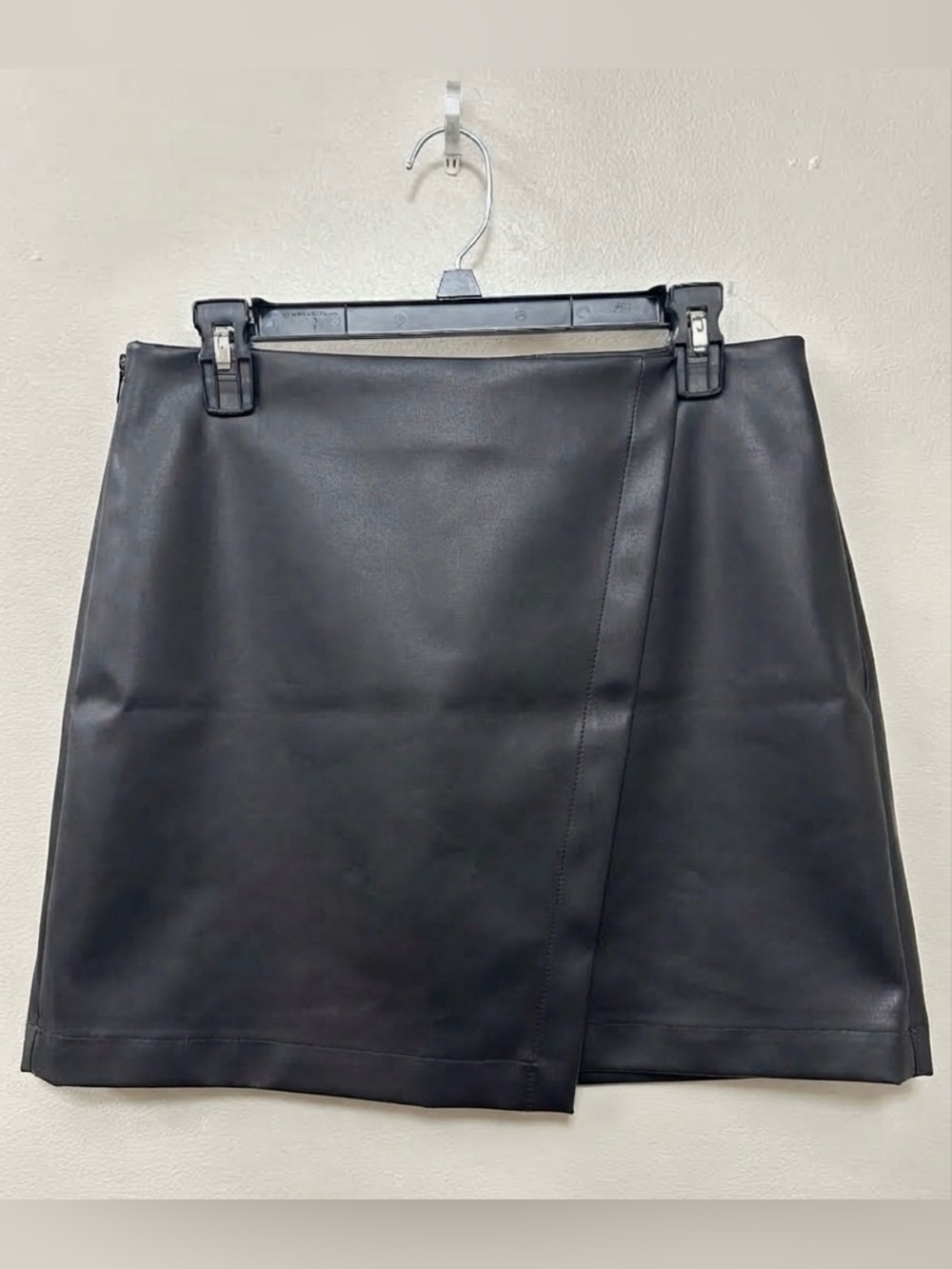 Old Navy Black Assymmetrical W Leather Wrap-Front Design Mini Skirt Size-M